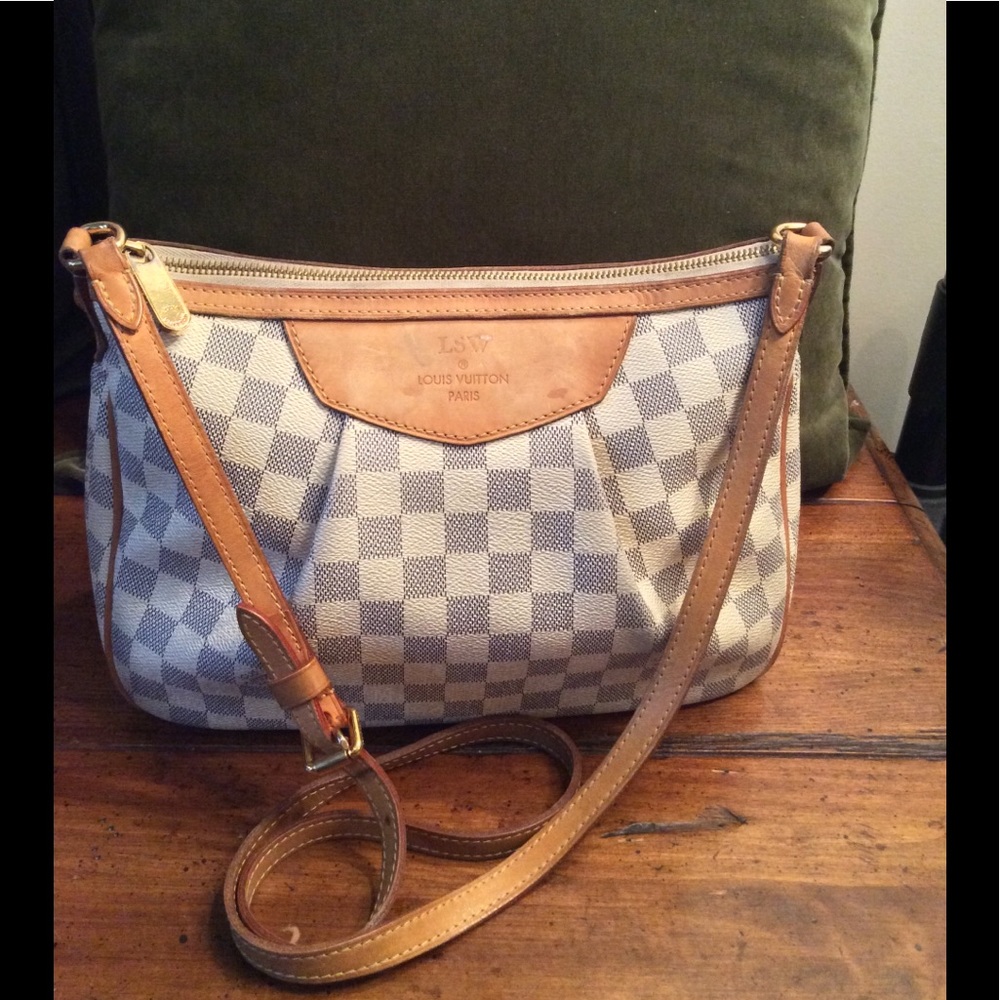 Louis Vuitton Siracusa Damier azur
Any question please ask in advance